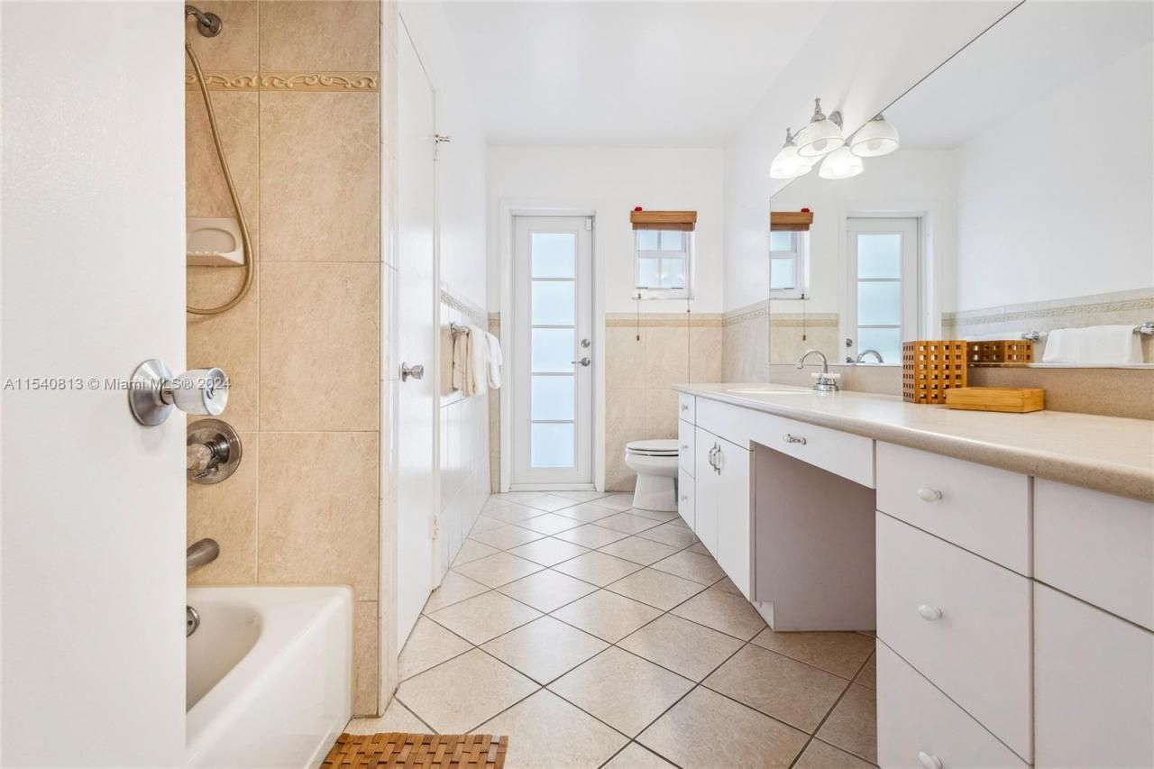 10130 SW 70th Ave, Pinecrest, FL 33156 Photo