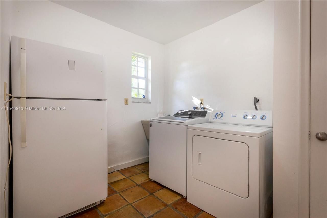 10130 SW 70th Ave, Pinecrest, FL 33156 Photo