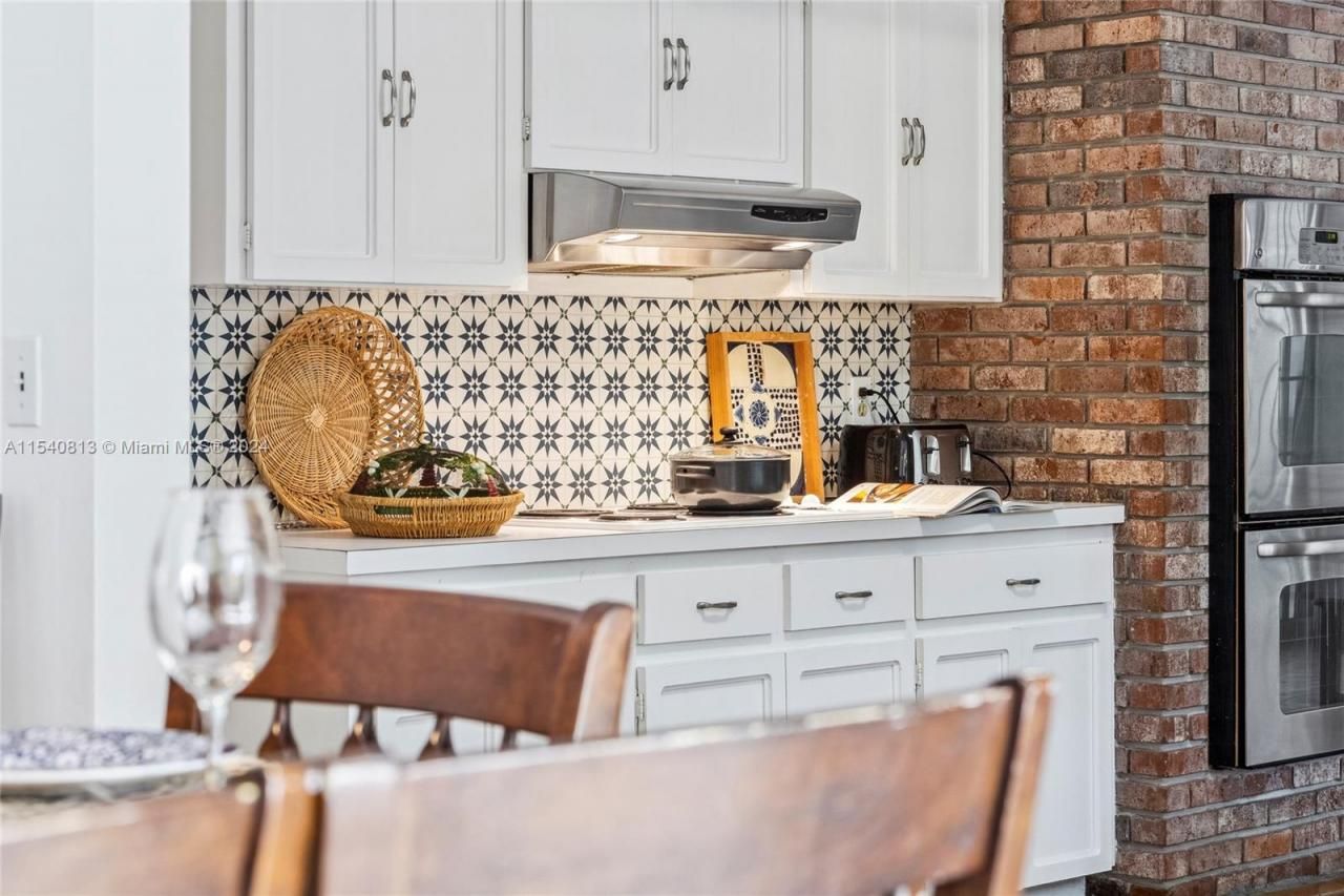 10130 SW 70th Ave, Pinecrest, FL 33156 Photo