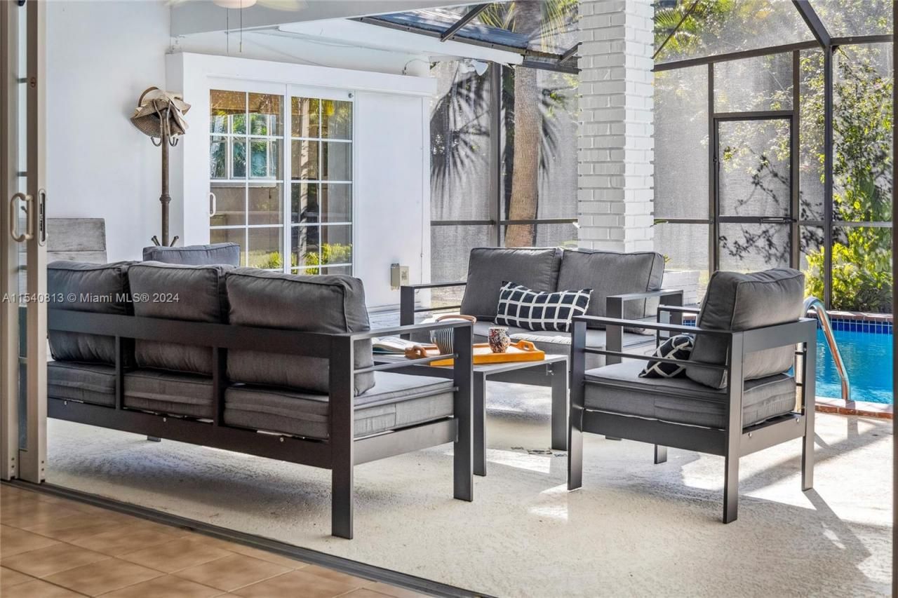 10130 SW 70th Ave, Pinecrest, FL 33156 Photo