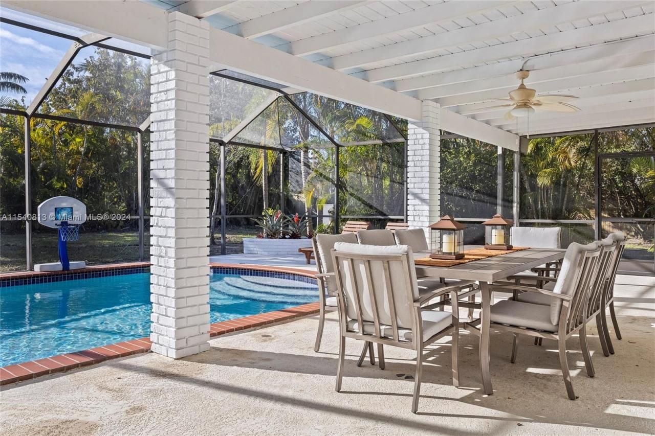 10130 SW 70th Ave, Pinecrest, FL 33156 Photo