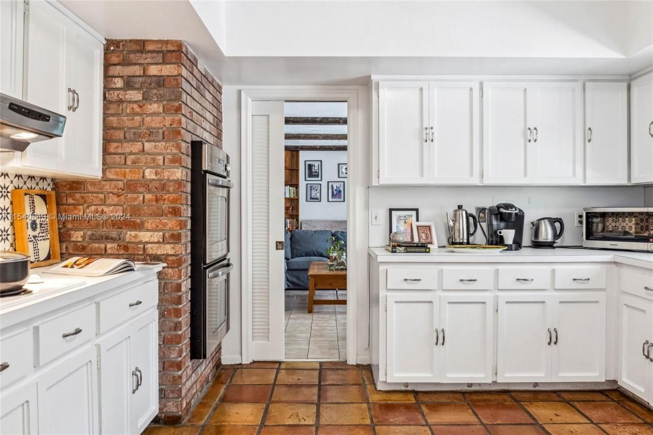 10130 SW 70th Ave, Pinecrest, FL 33156 Photo