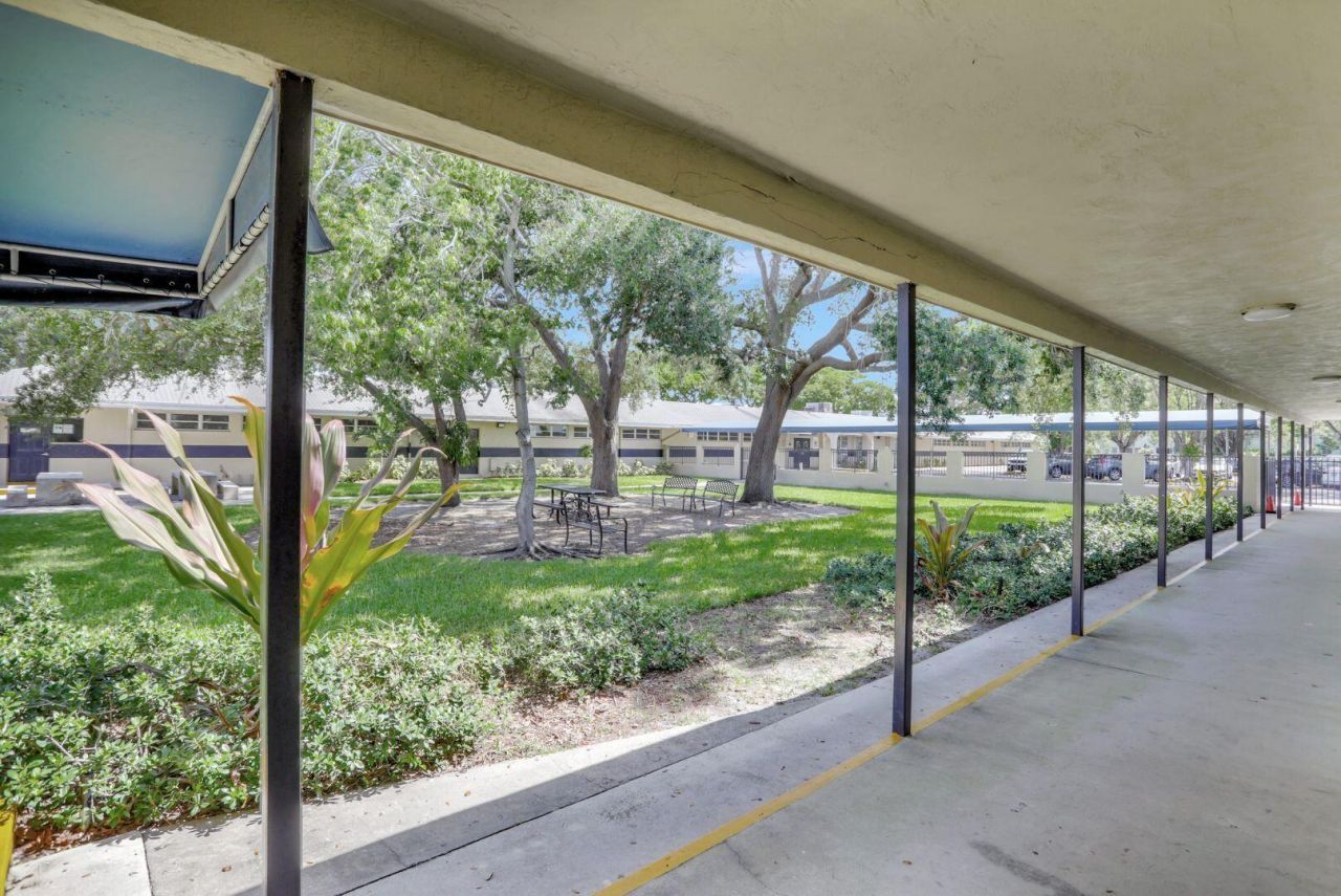 959 SE 6th Avenue, Deerfield Beach, FL 33441 Photo