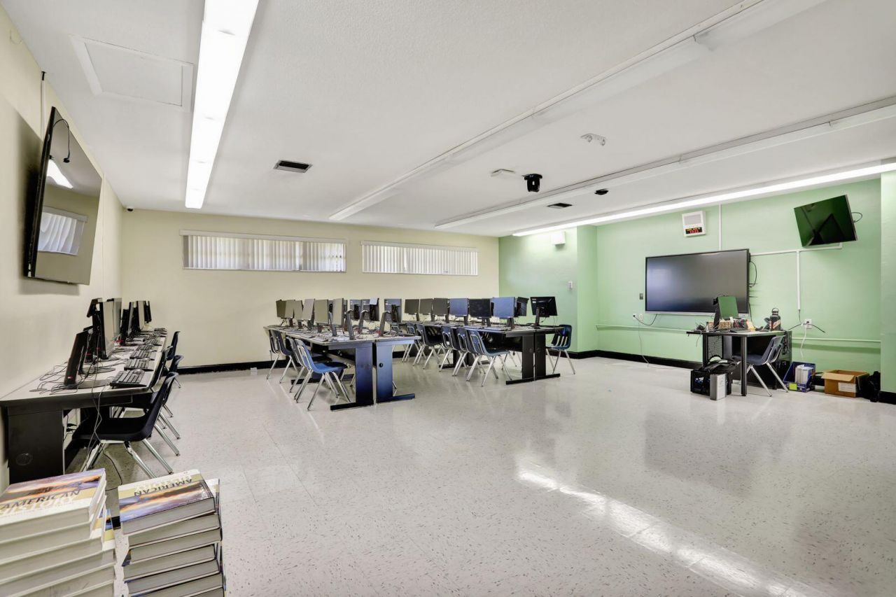 959 SE 6th Avenue, Deerfield Beach, FL 33441 Photo