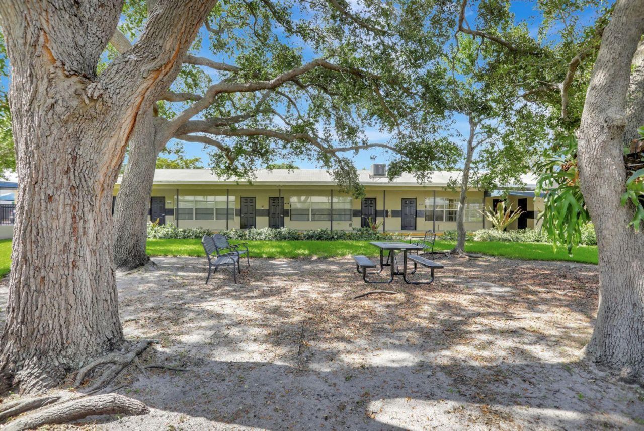 959 SE 6th Avenue, Deerfield Beach, FL 33441 Photo