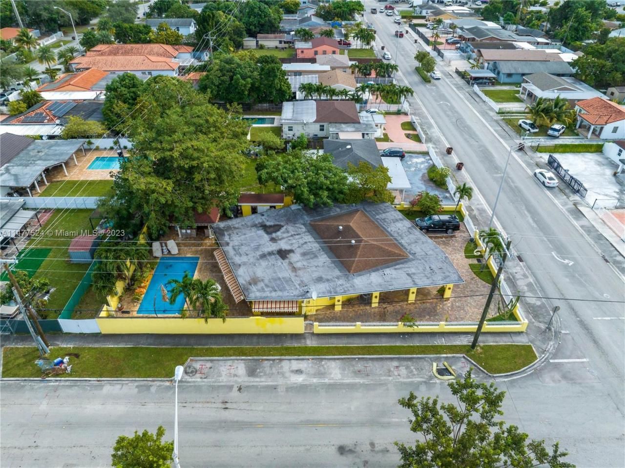 901 E 32nd St, Hialeah, FL 33013 Photo