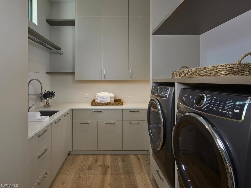 595 16th Ave S, Naples, FL 34102 Photo