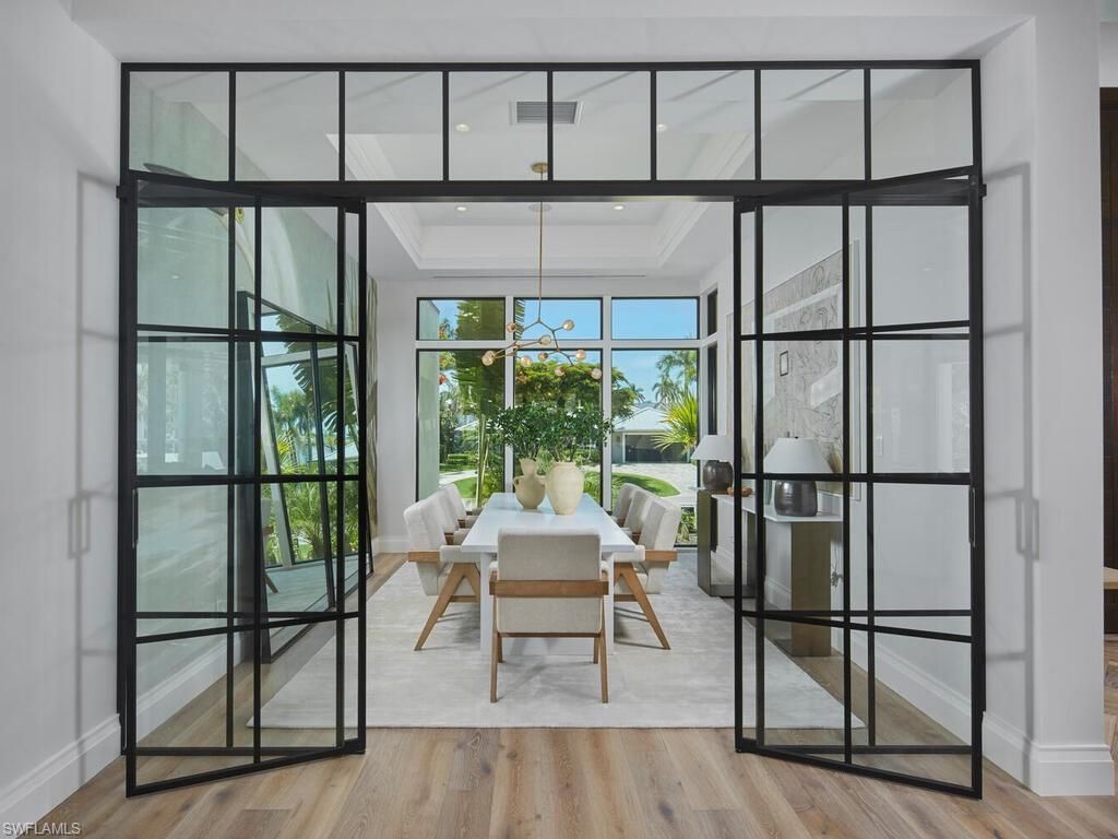 595 16th Ave S, Naples, FL 34102 Photo