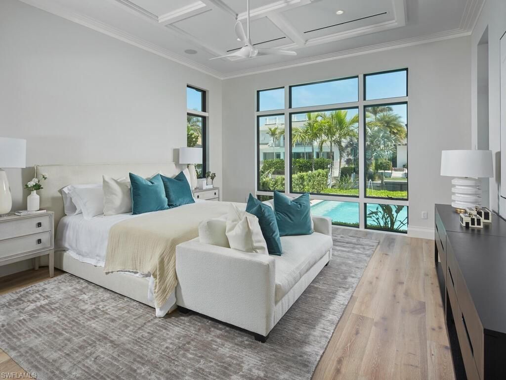 595 16th Ave S, Naples, FL 34102 Photo