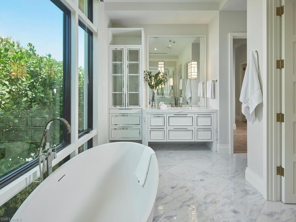 595 16th Ave S, Naples, FL 34102 Photo