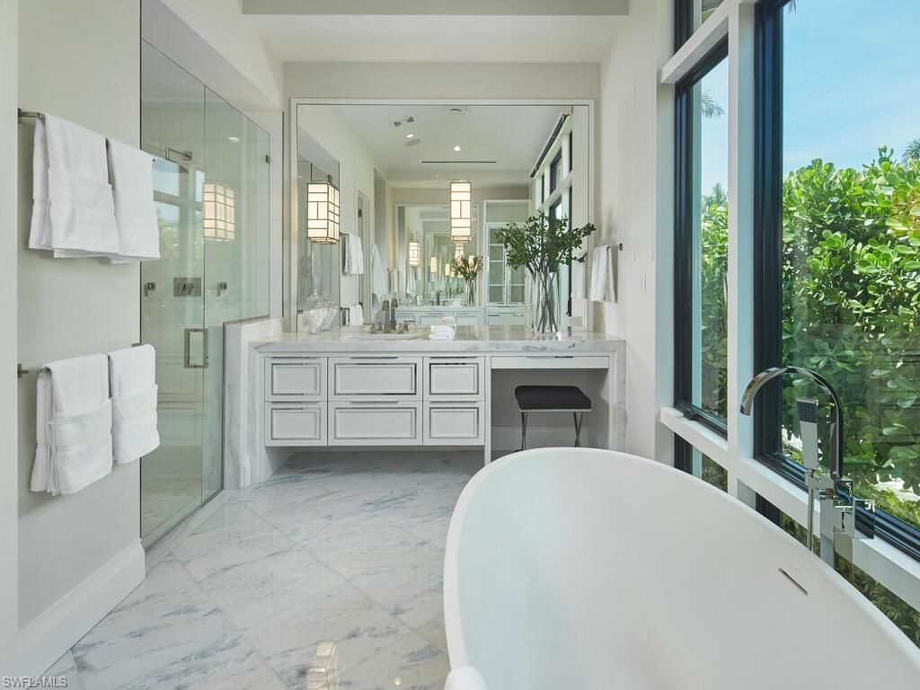 595 16th Ave S, Naples, FL 34102 Photo