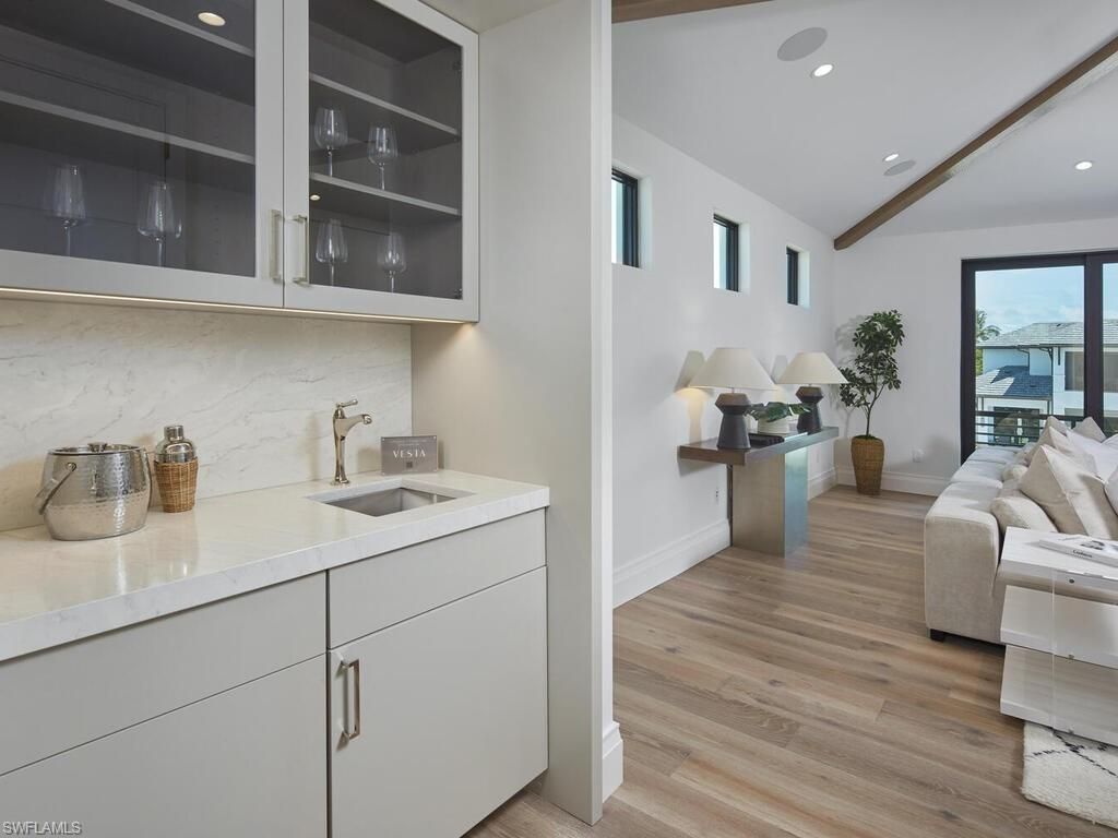 595 16th Ave S, Naples, FL 34102 Photo