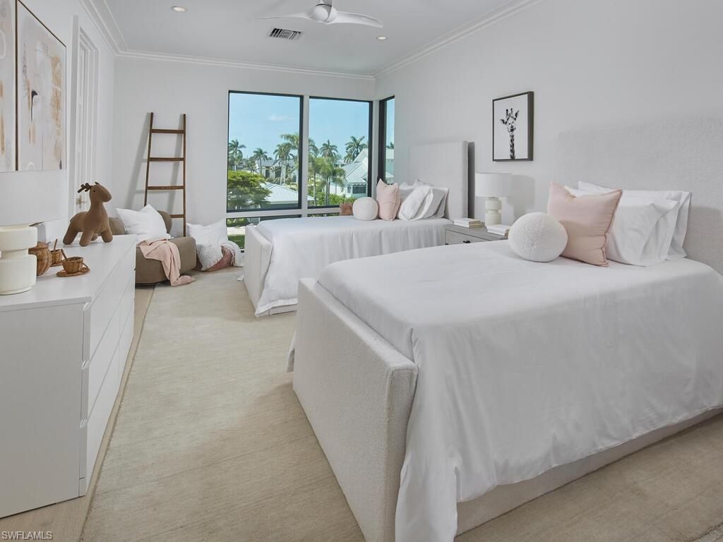 595 16th Ave S, Naples, FL 34102 Photo