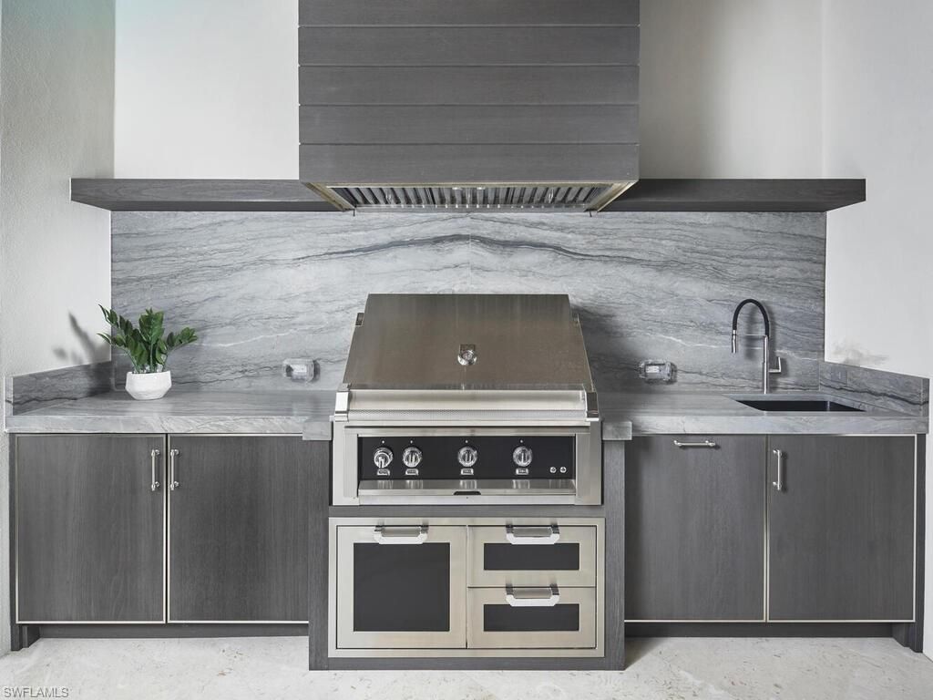 595 16th Ave S, Naples, FL 34102 Photo