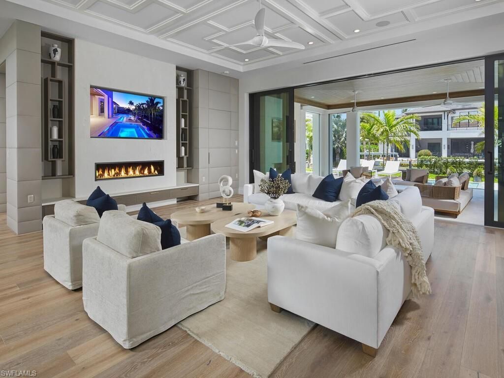 595 16th Ave S, Naples, FL 34102 Photo