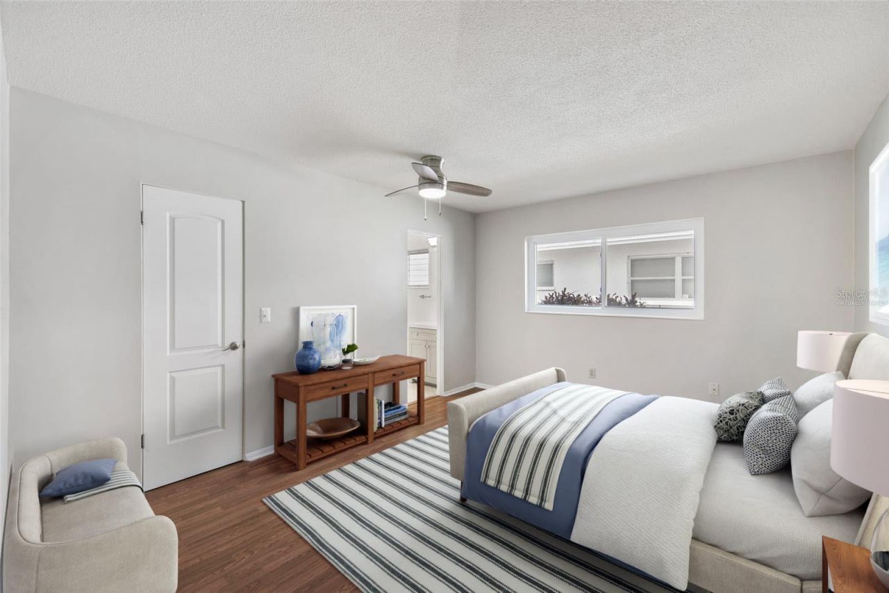 3915 Schwalbe Drive, Unit 128, Sarasota, FL 34235 Photo