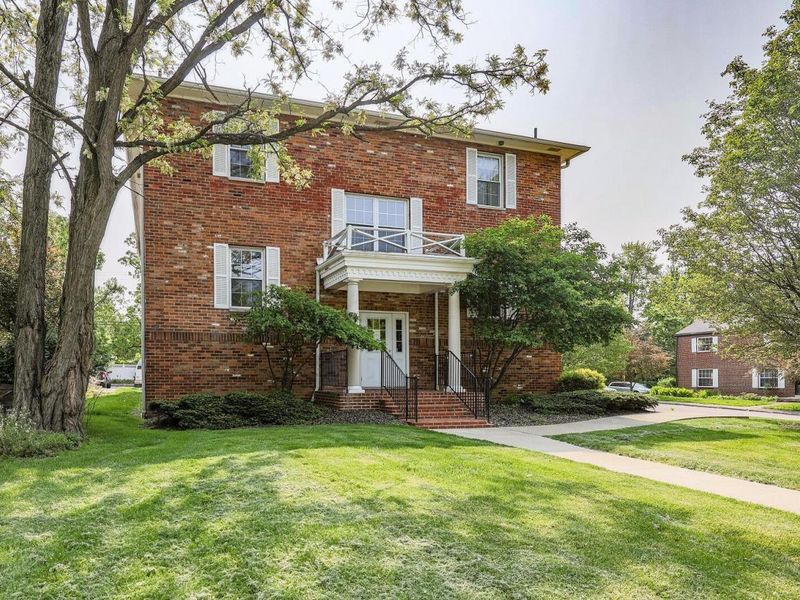 5830 N High Street, Worthington, OH 43085 Photo 1