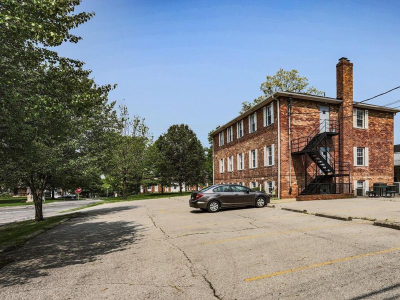 5830 N High Street, Worthington, OH 43085 Photo 7