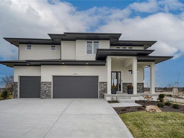 12411 W 182nd Court, Overland Park, KS 66013