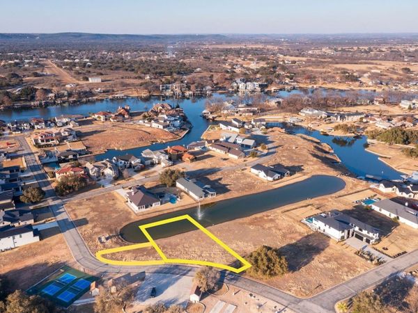 56 Clearwater DR, Kingsland, TX 78639