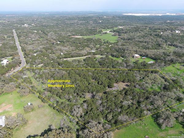 8205 WEGNER RD, New Braunfels, TX 78132