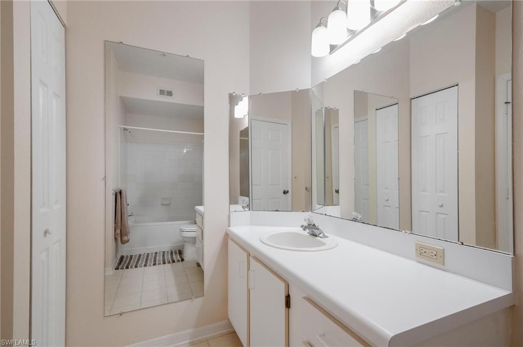 11490 Villa Grand, Unit 221, Fort Myers, FL 33913 Photo