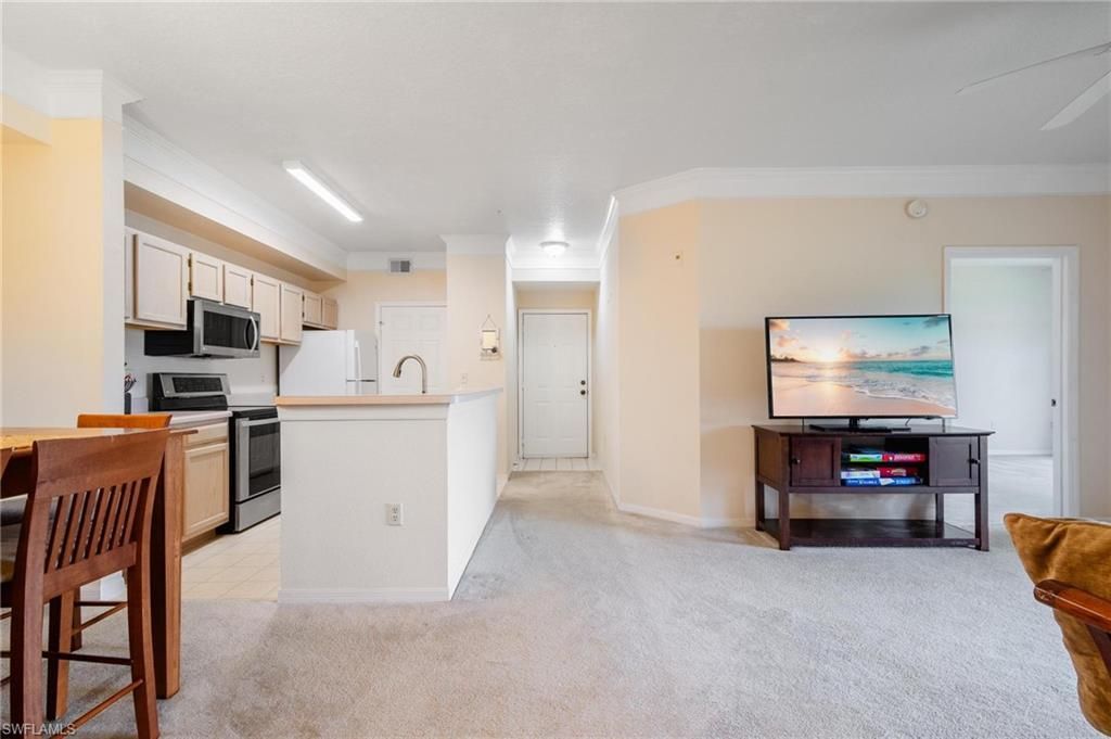 11490 Villa Grand, Unit 221, Fort Myers, FL 33913 Photo