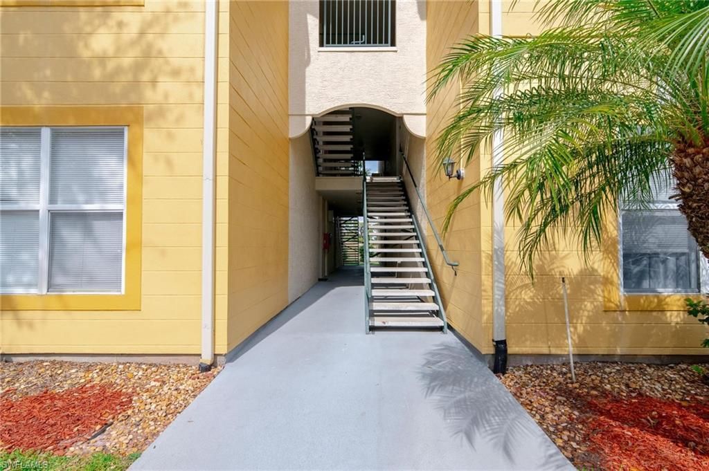 11490 Villa Grand, Unit 221, Fort Myers, FL 33913 Photo