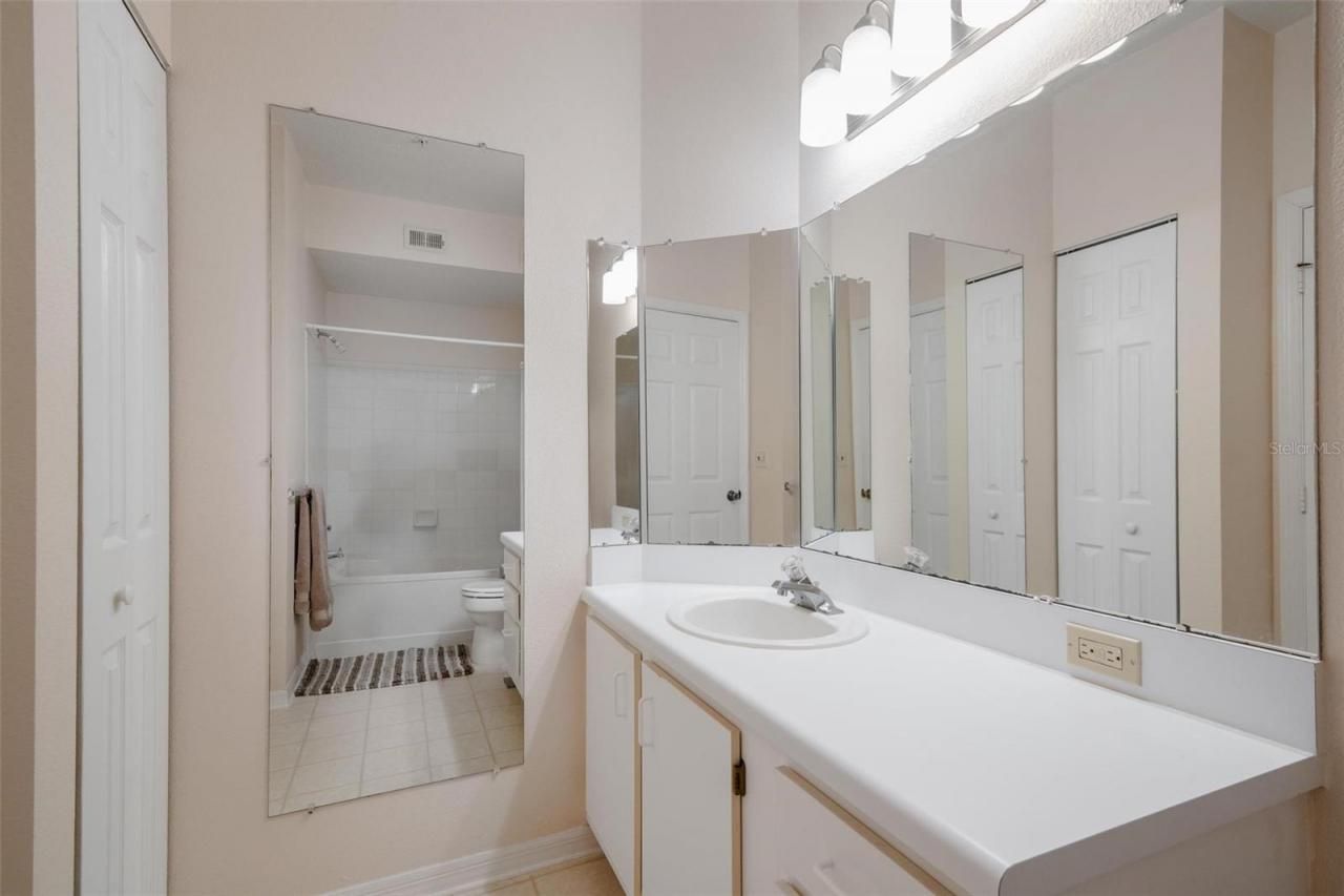 11490 Villa Grand, Unit 221, Fort Myers, FL 33913 Photo