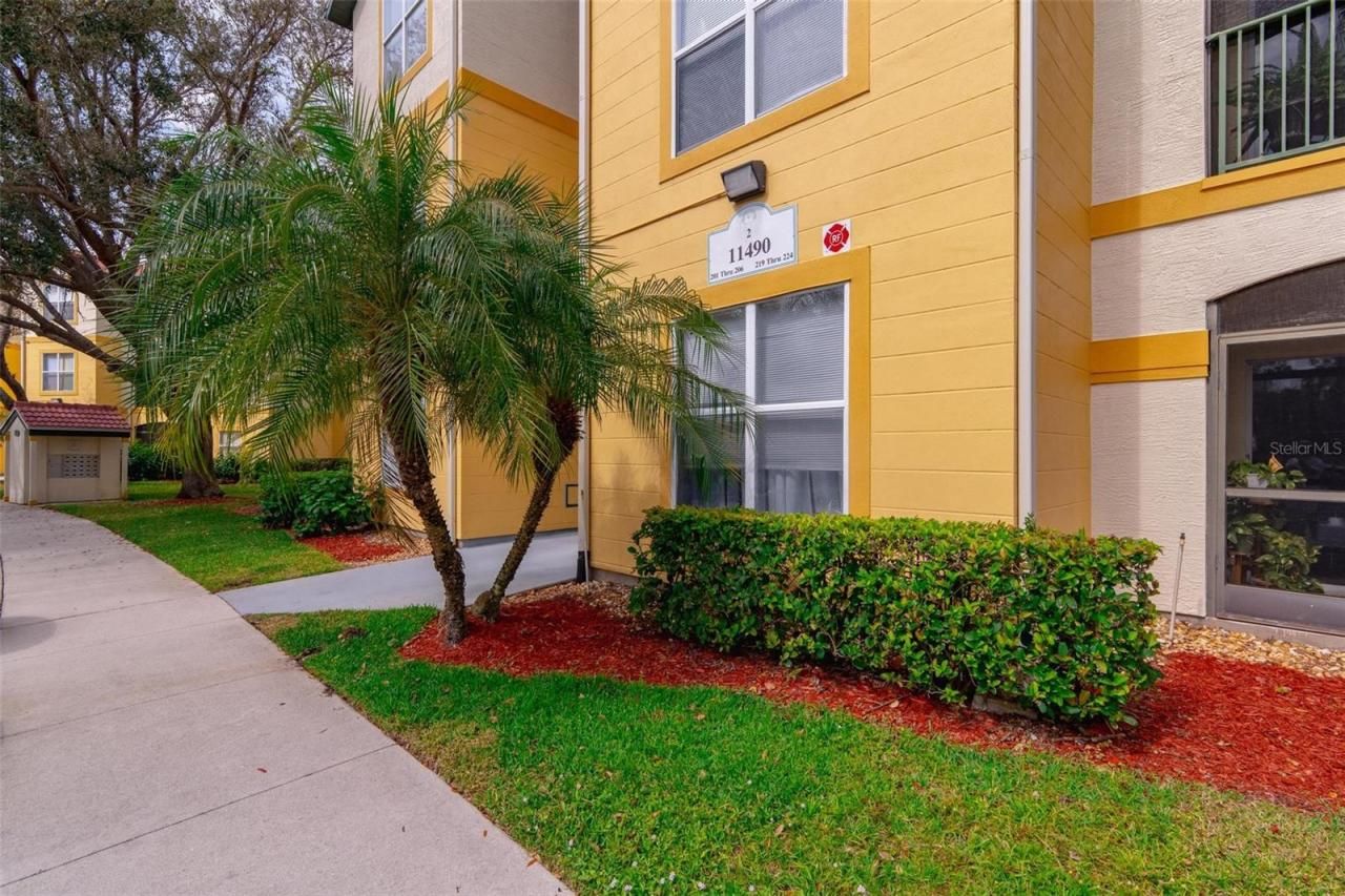 11490 Villa Grand, Unit 221, Fort Myers, FL 33913 Photo
