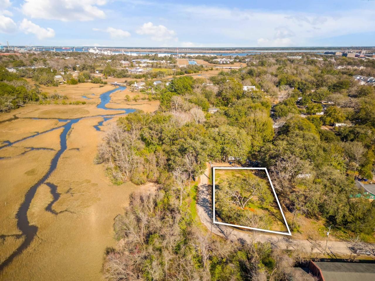 1933 Cornwell Avenue Photo 1