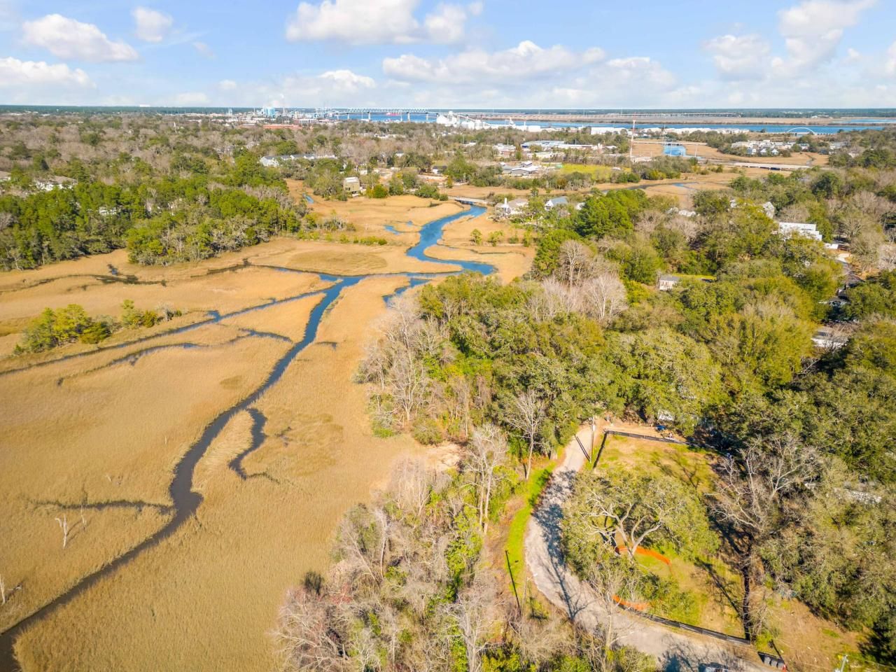 1933 Cornwell Avenue Photo 3