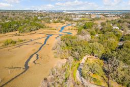 1933 Cornwell Avenue photo 4