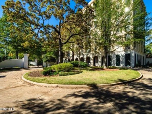 1200 Meadowbrook Road, Jackson, MS 39206