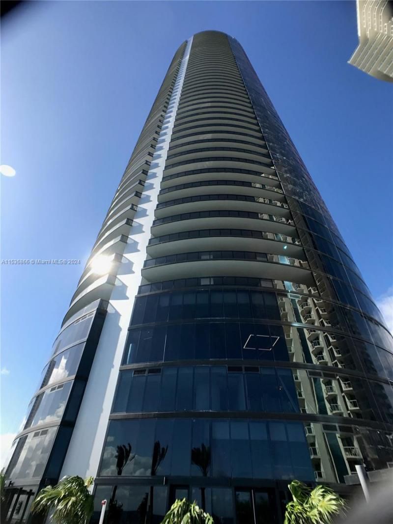 18555 Collins Ave, Unit 3501, Sunny Isles Beach, FL 33160 Photo