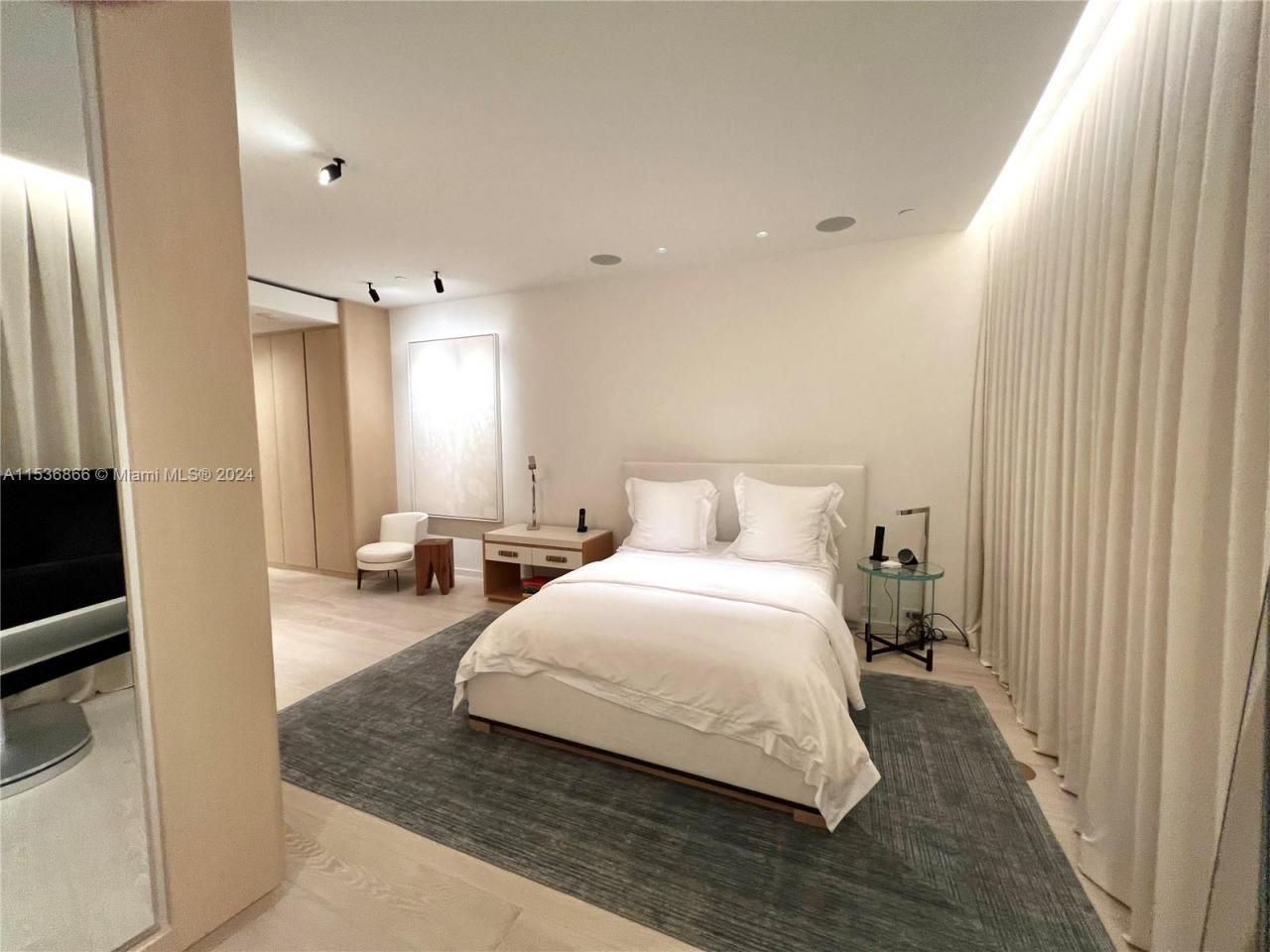 18555 Collins Ave, Unit 3501, Sunny Isles Beach, FL 33160 Photo