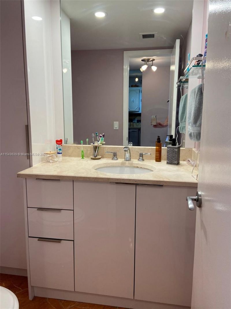 2801 NE 183rd St, Unit 2103W, Aventura, FL 33160 Photo