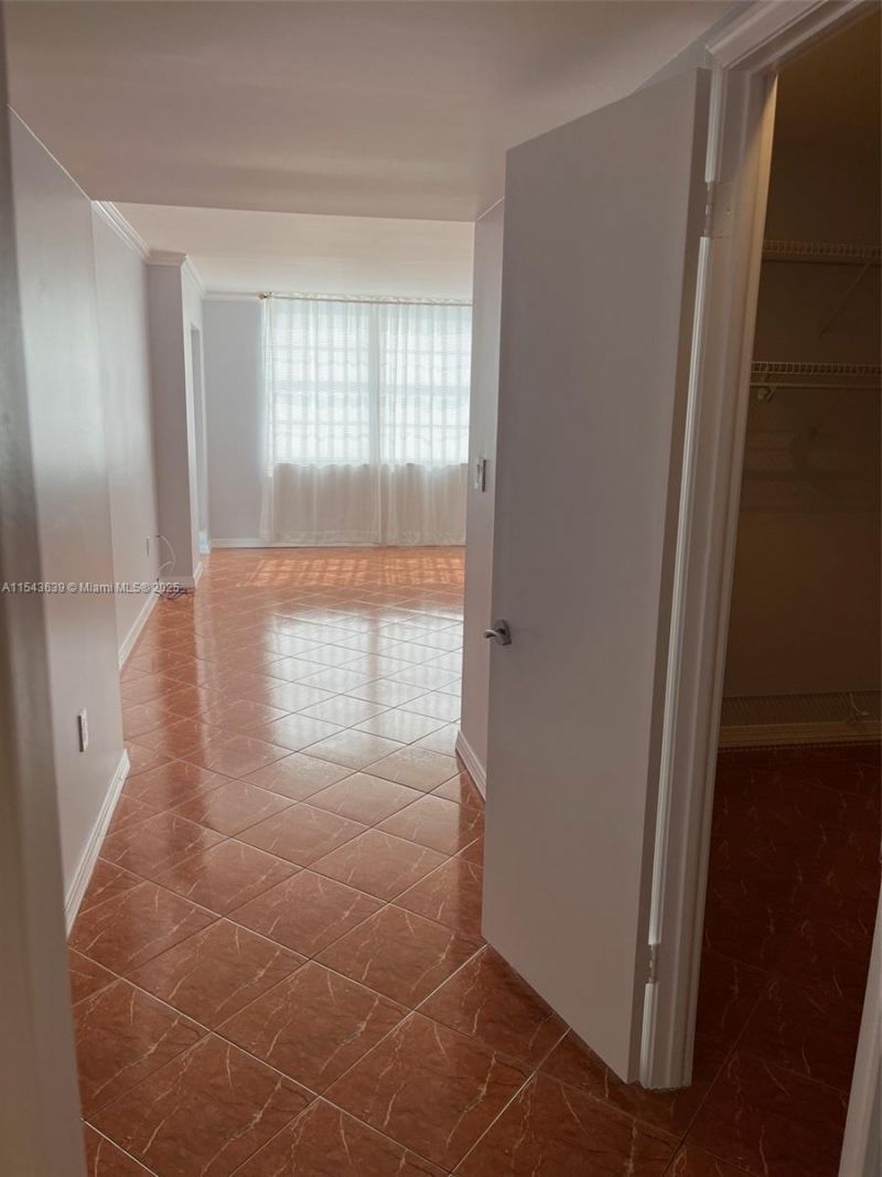2801 NE 183rd St, Unit 2103W, Aventura, FL 33160 Photo
