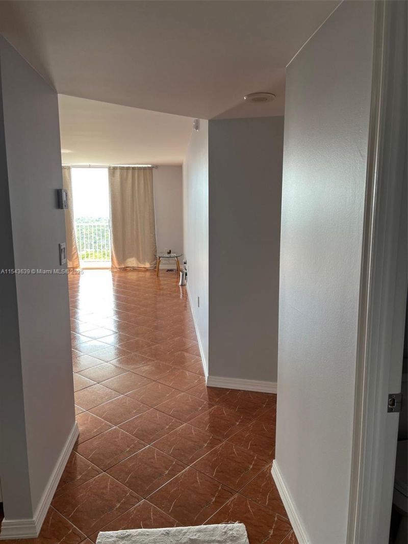 2801 NE 183rd St, Unit 2103W, Aventura, FL 33160 Photo