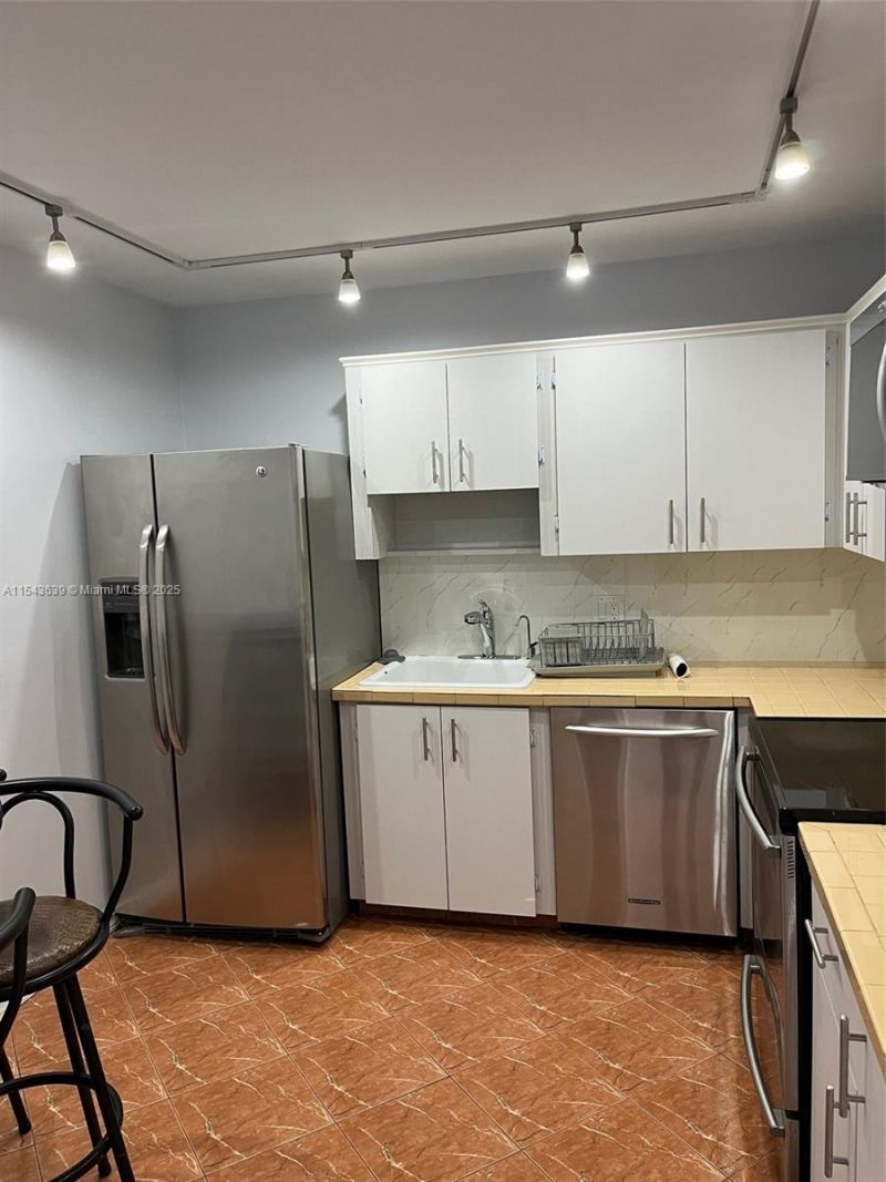 2801 NE 183rd St, Unit 2103W, Aventura, FL 33160 Photo