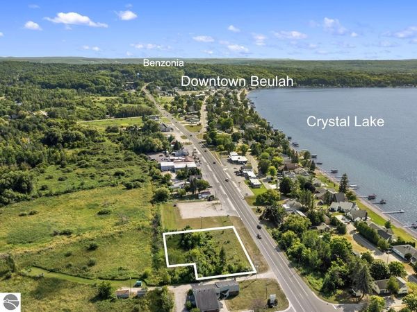 415 Michigan Avenue, Beulah, MI 00000