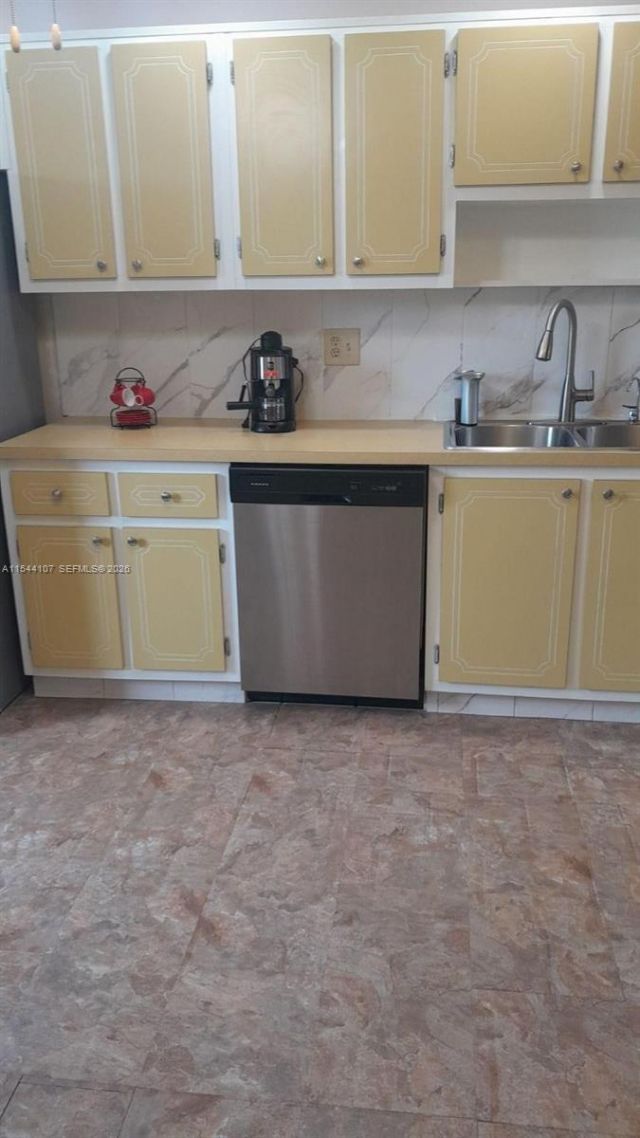 5775 W Fernley Dr W, Unit 107, Palm Beach, FL 33415 Photo