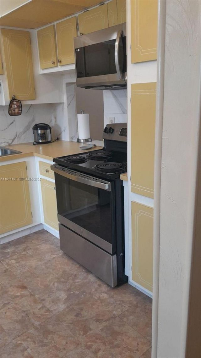 5775 W Fernley Dr W, Unit 107, Palm Beach, FL 33415 Photo