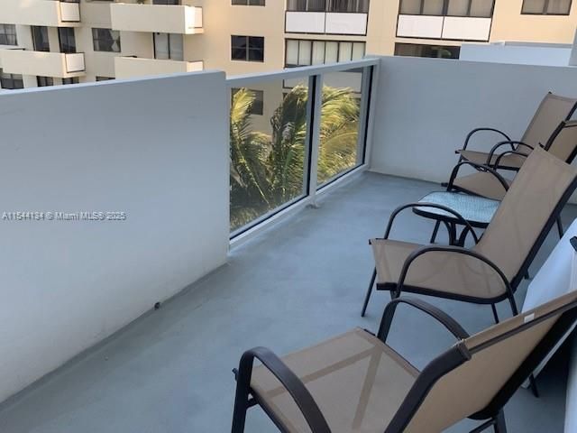100 Lincoln Rd, Unit 819, Miami Beach, FL 33139 Photo