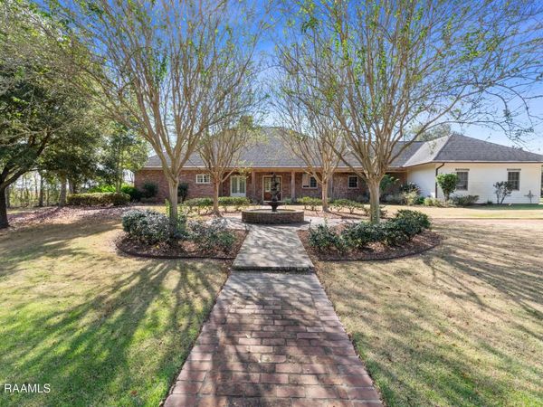 6021 Mermentau Drive, Youngsville, LA 70592