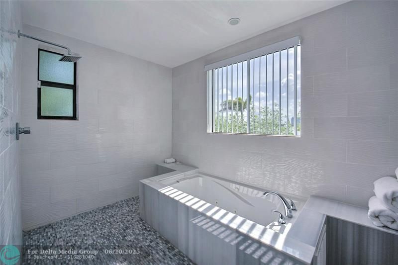 1290 NE 83rd St, Miami, FL 33138 Photo