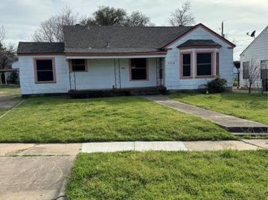 4216 Hampshire Boulevard, Fort Worth, TX 76103