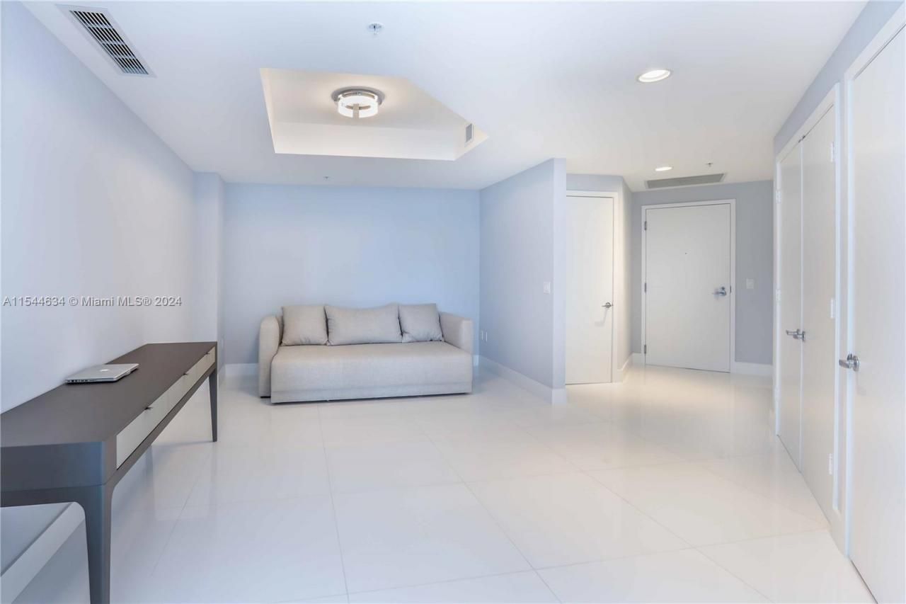17301 Biscayne Blvd, Unit 1201, North Miami Beach, FL 33160 Photo