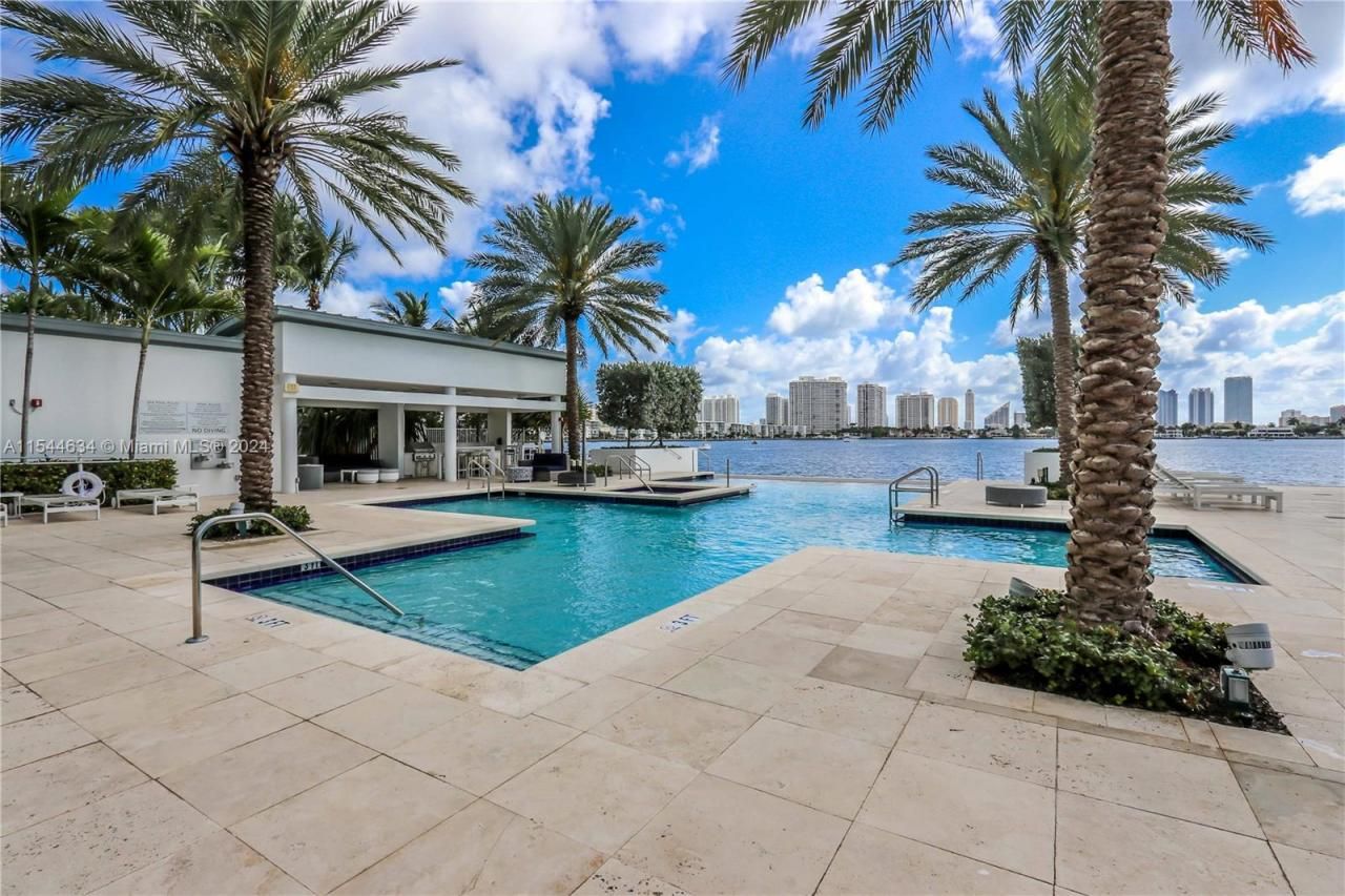 17301 Biscayne Blvd, Unit 1201, North Miami Beach, FL 33160 Photo