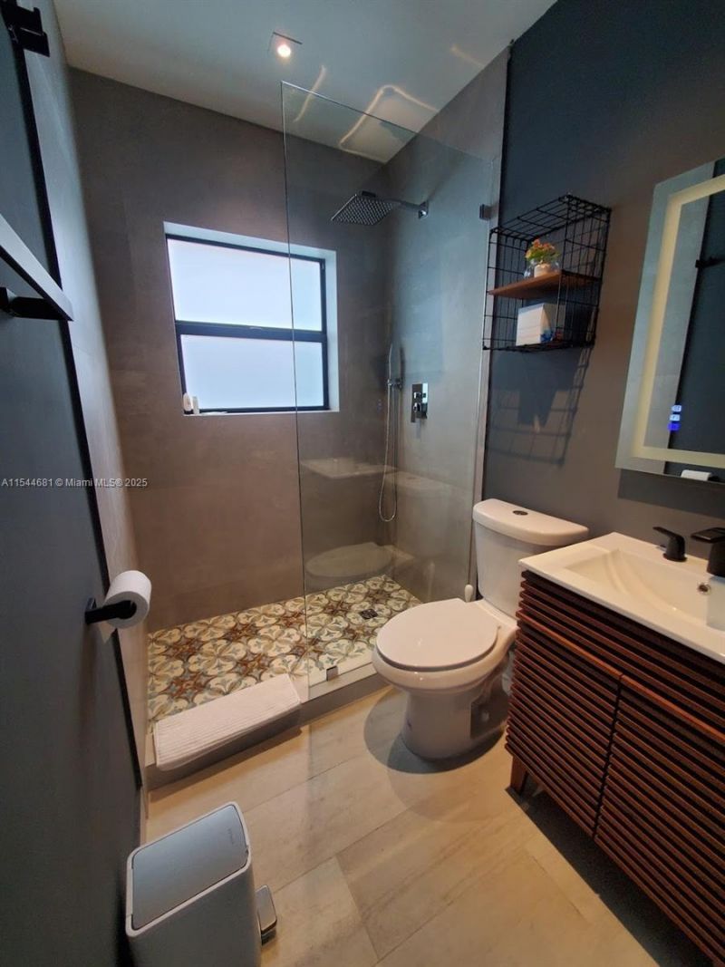 740 SW 9th St, Unit 1, Miami, FL 33130 Photo